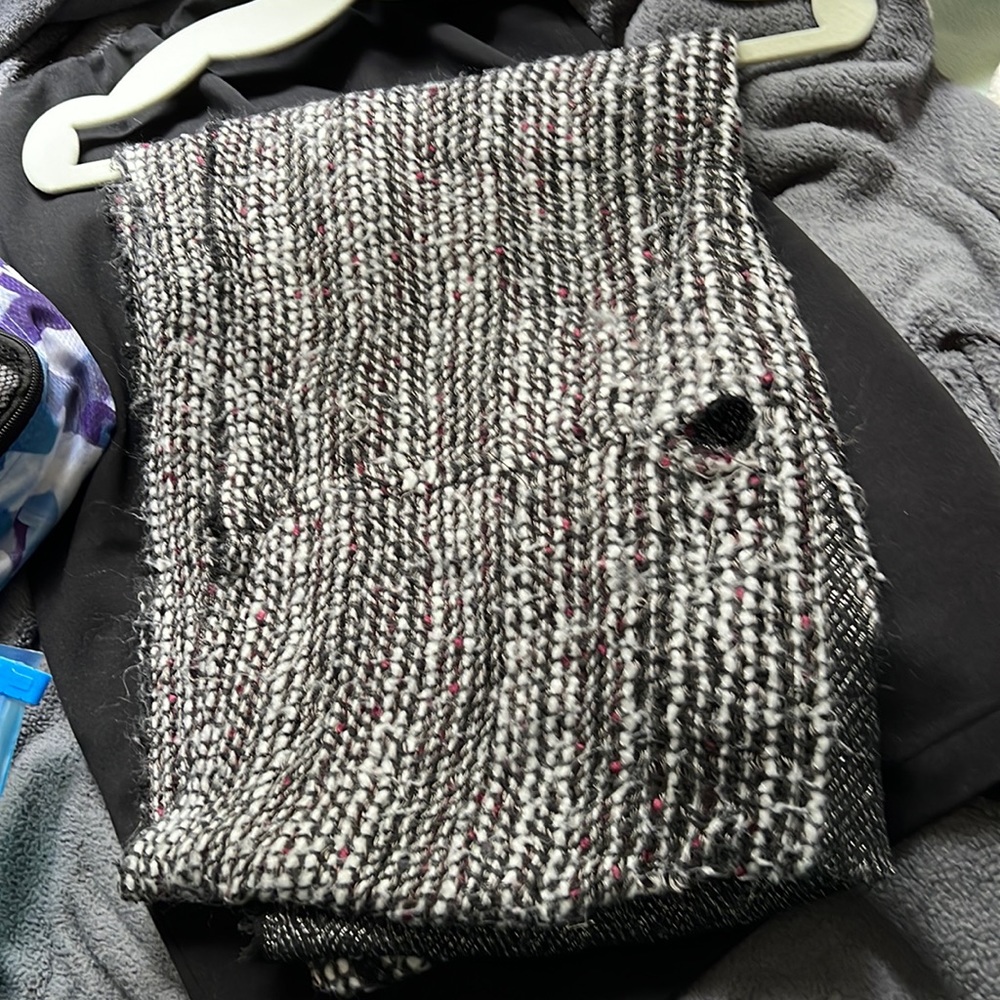 Two-toned infinity scarf • black, white, pink